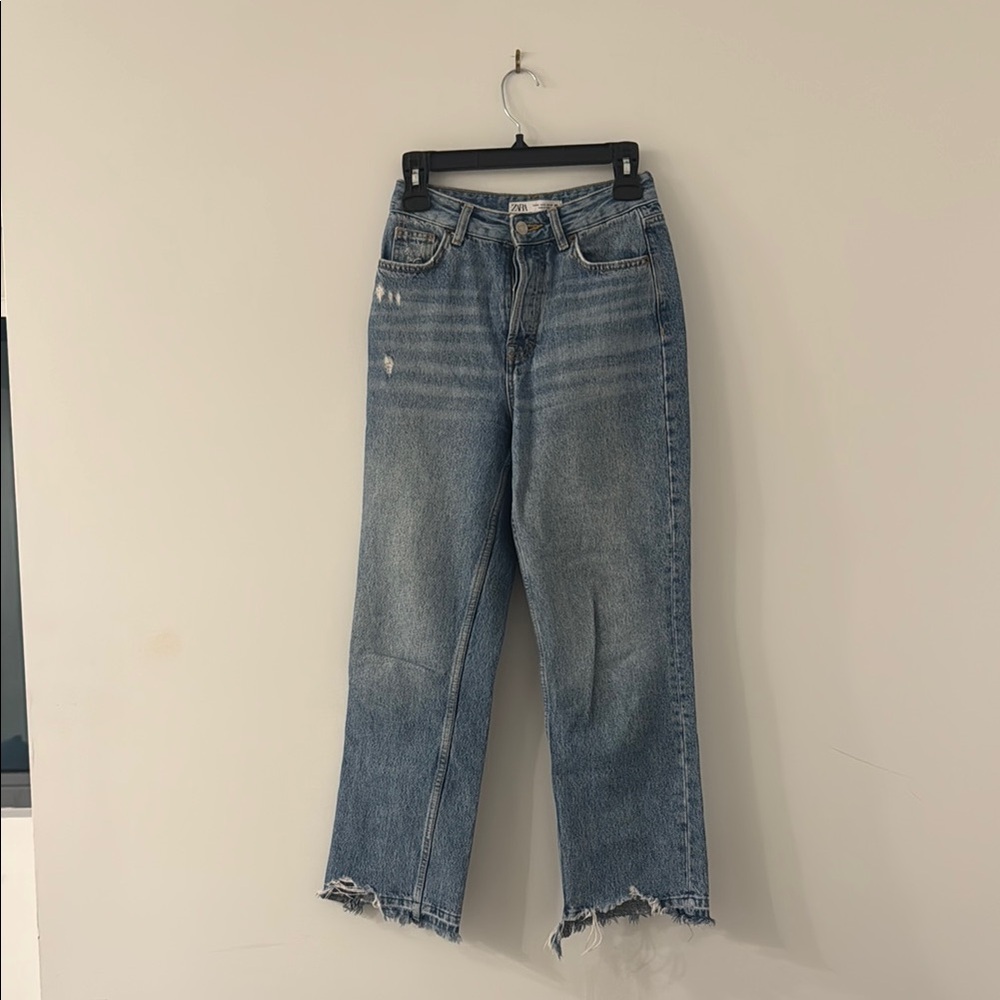 Zara Blue Straight Leg Jeans with Vintage-Inspired Fading
